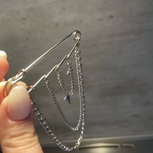 Korean Style Pin Tassels Star Brooch Pin - Picture 3 of 4